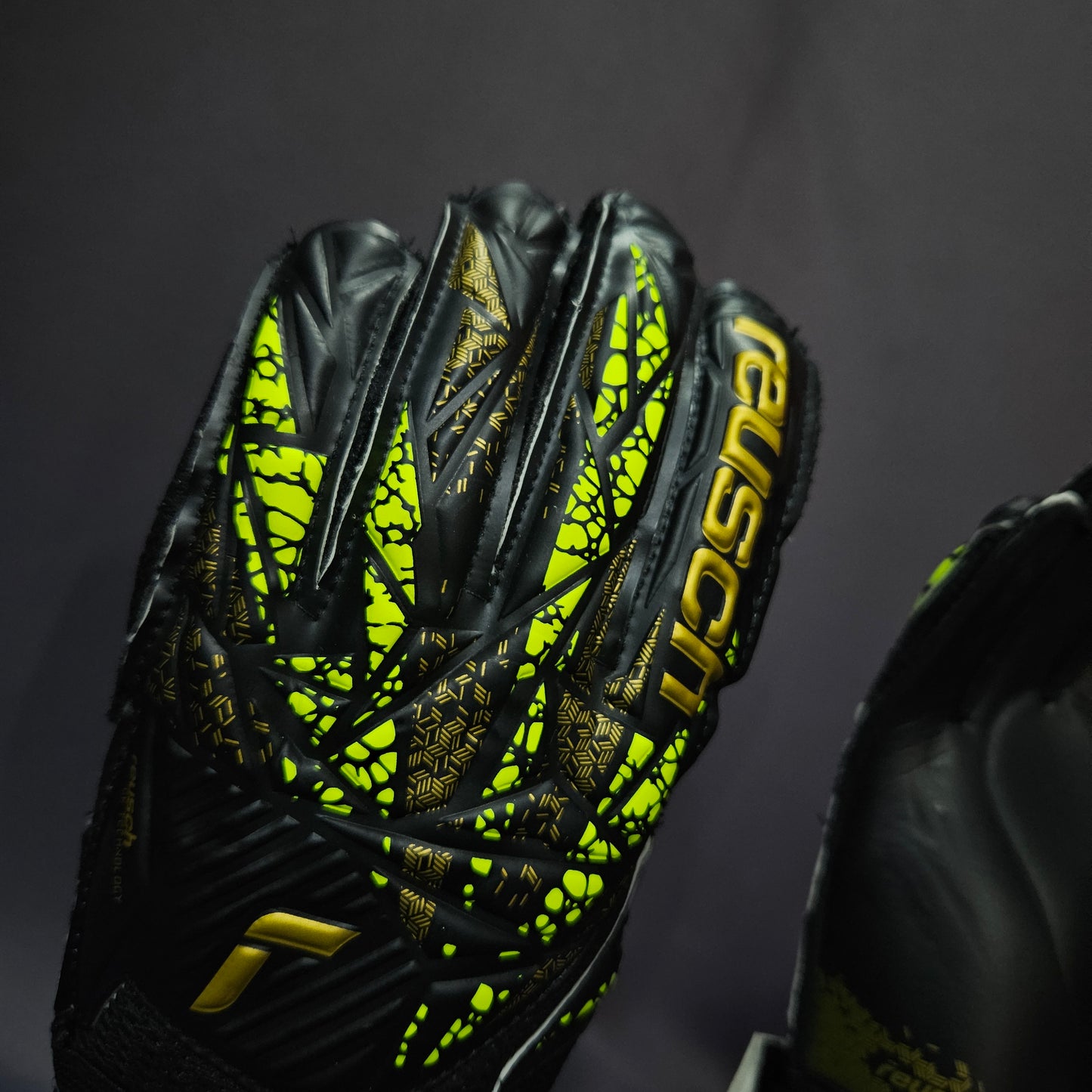 REUSCH - Attrakt Infinity con varillas