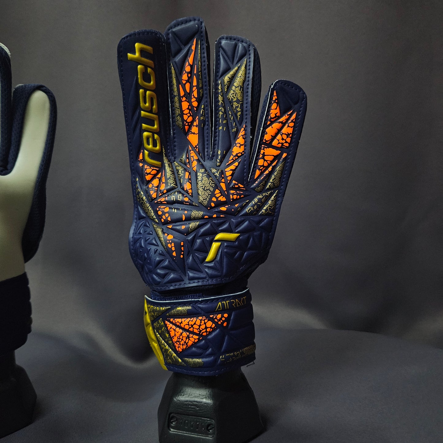 REUSCH - Attrakt Starter Solid INFANTIL