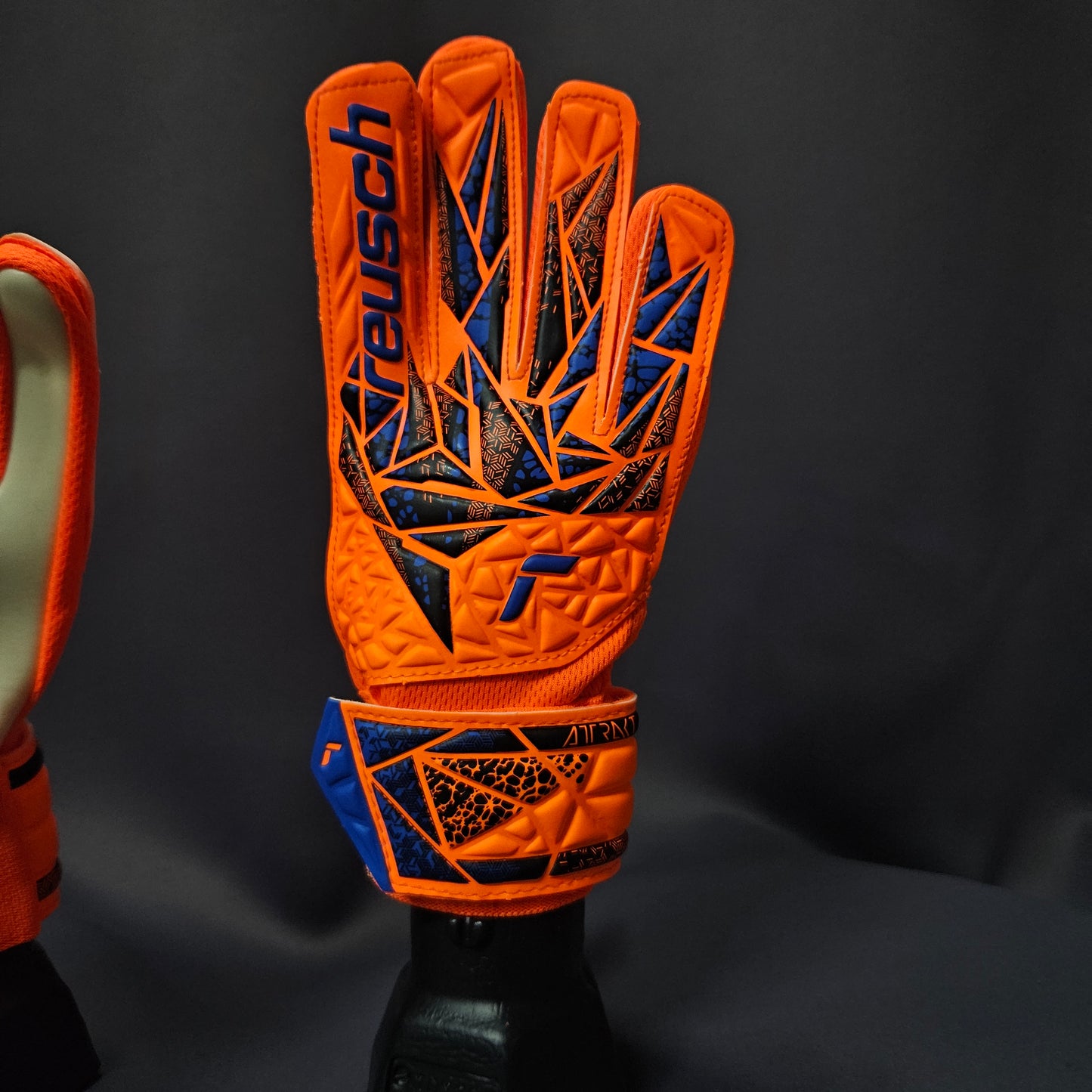 REUSCH - Attrakt Starter Solid INFANTIL