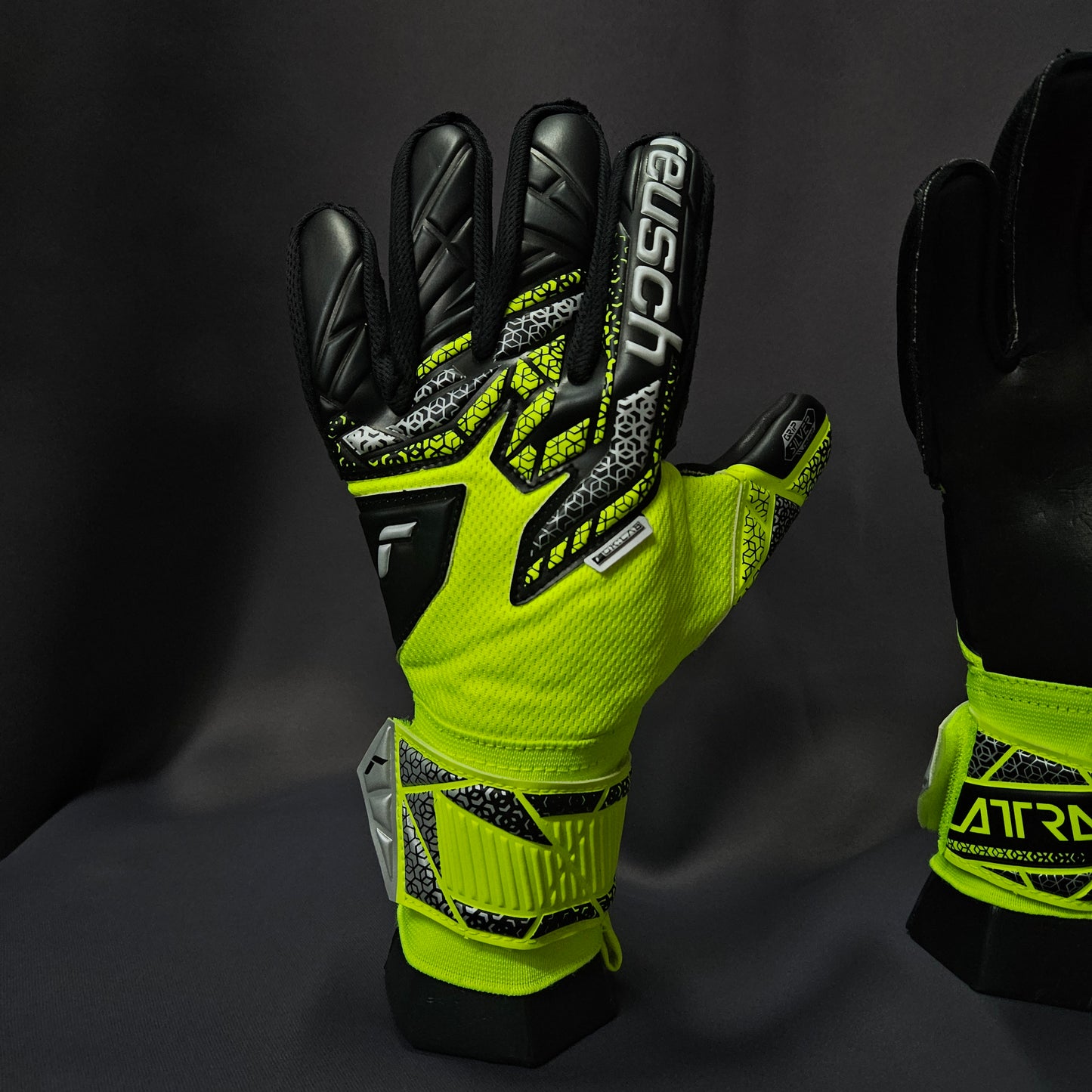 REUSCH - Attrakt Silver