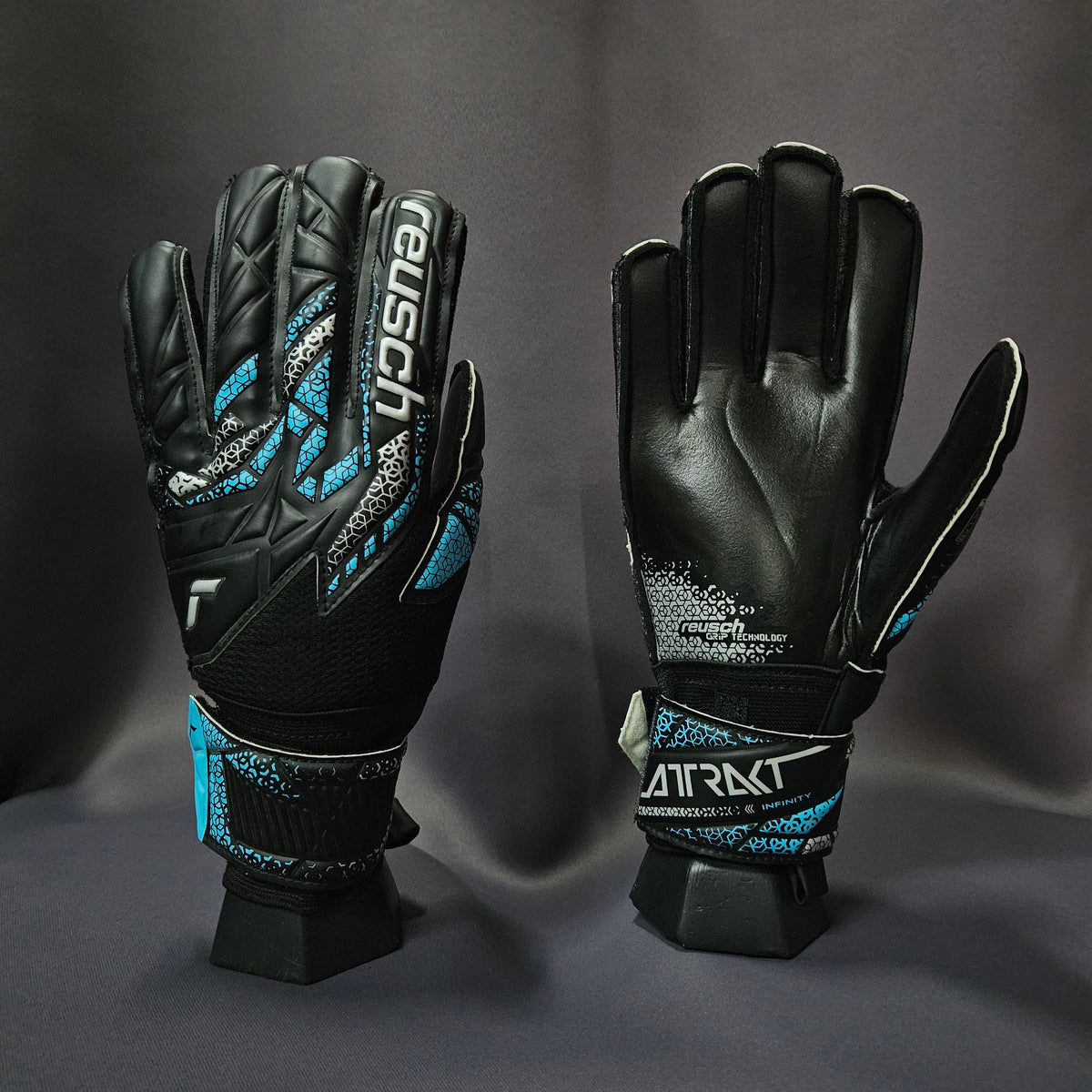 REUSCH - Attrakt Freegel Infinity con Varillas