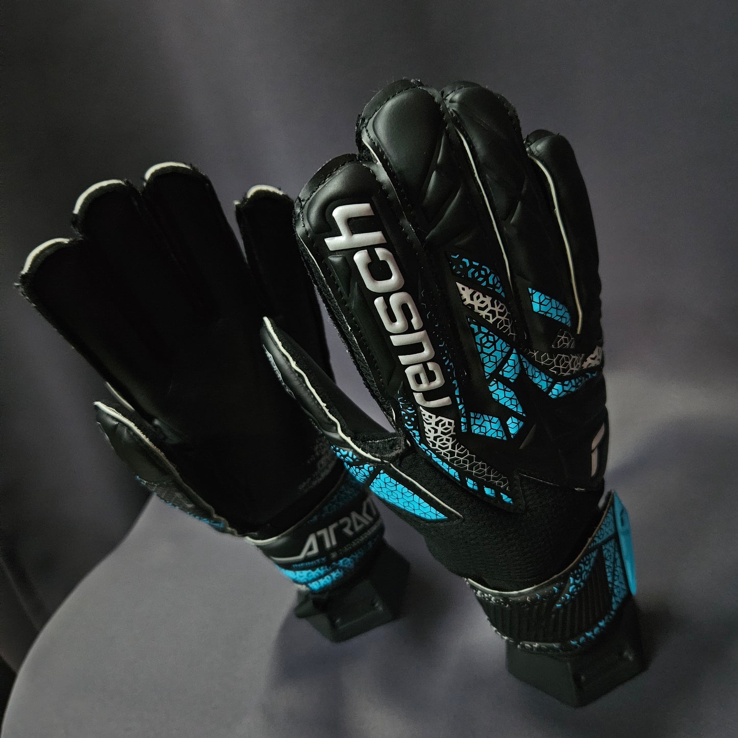 REUSCH - Attrakt Freegel Infinity con Varillas