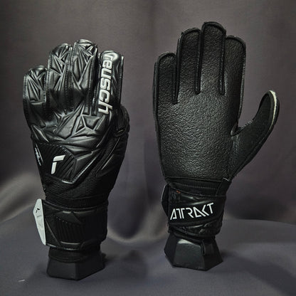 REUSCH - Attrakt Resist