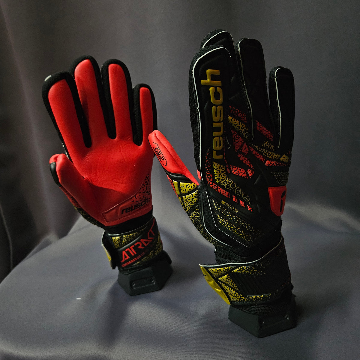 REUSCH - Attrakt Grip