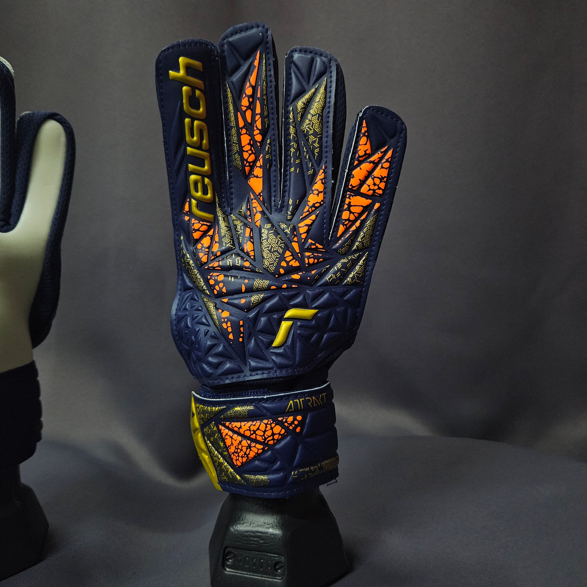 REUSCH - Attrakt Starter Solid INFANTIL